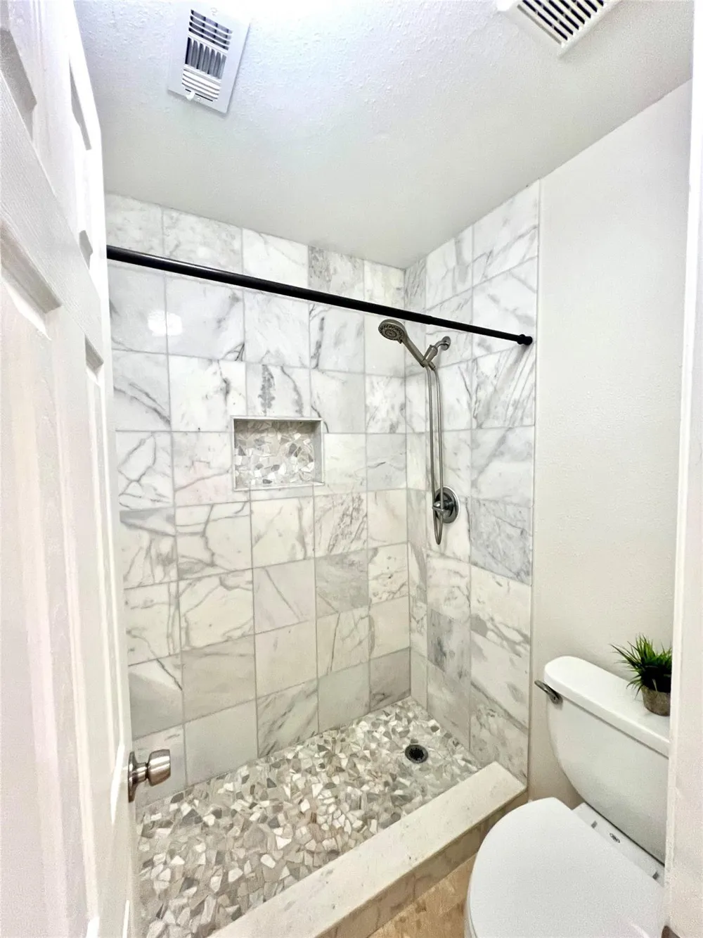 23 Dellforest Court The Woodlands, TX 77381