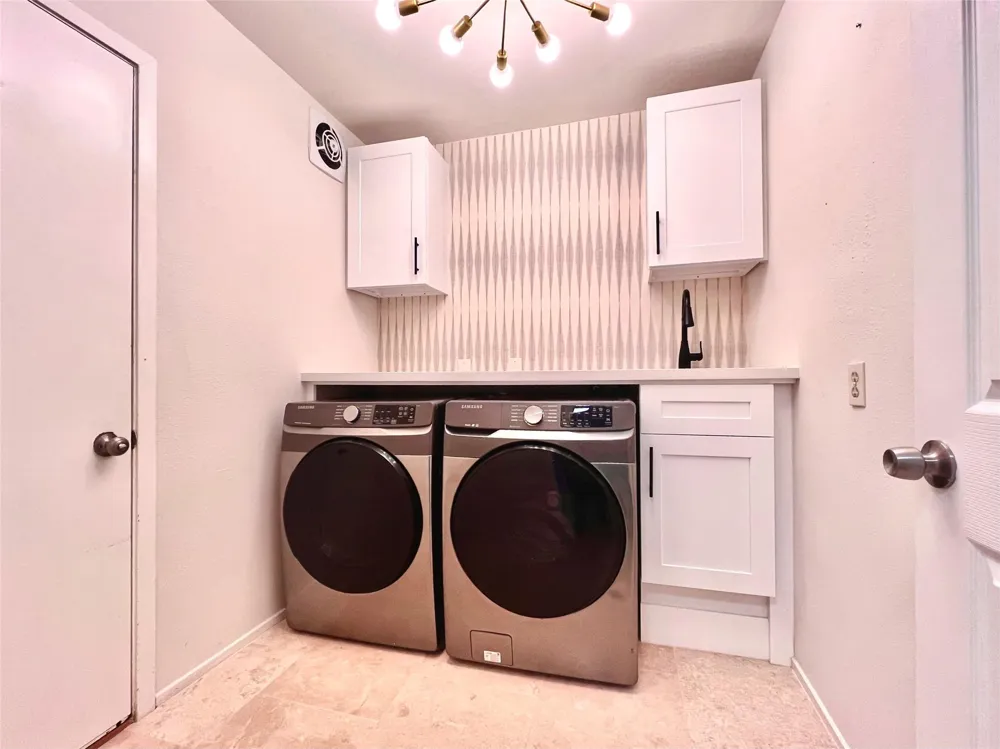 23 Dellforest Court The Woodlands, TX 77381