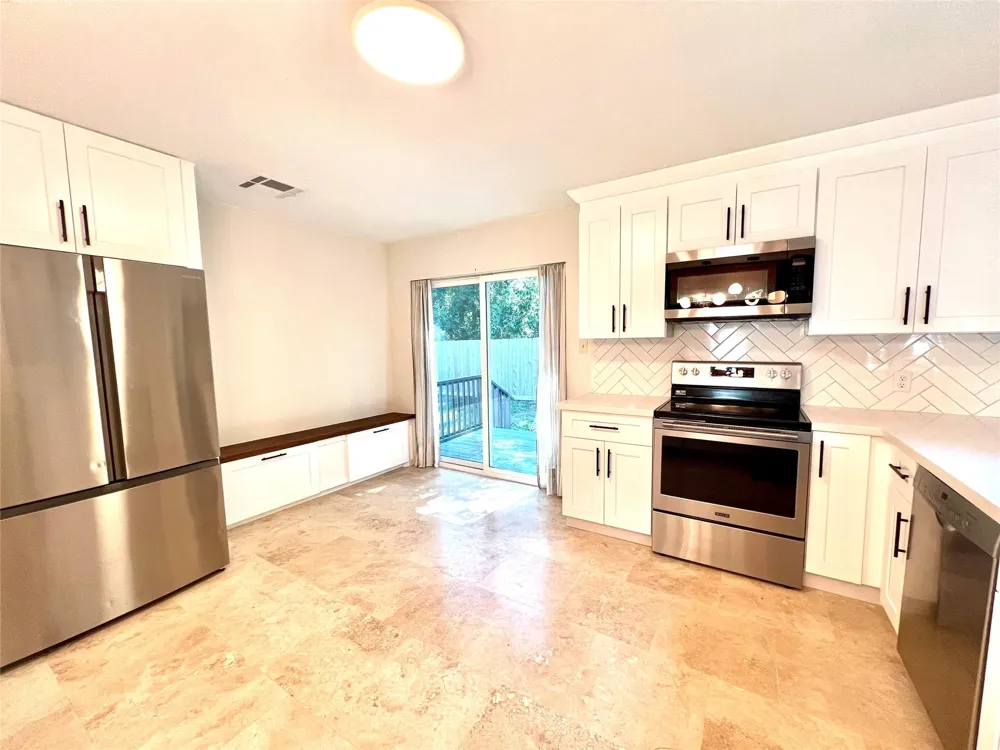 23 Dellforest Court The Woodlands, TX 77381