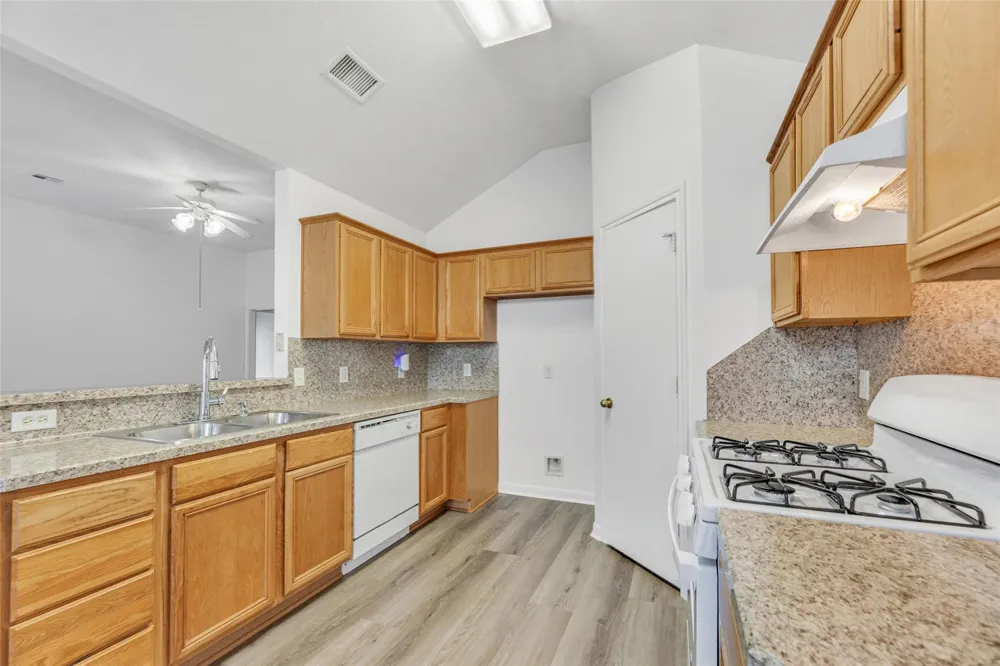 610 Plano Drive College Station, TX 77845