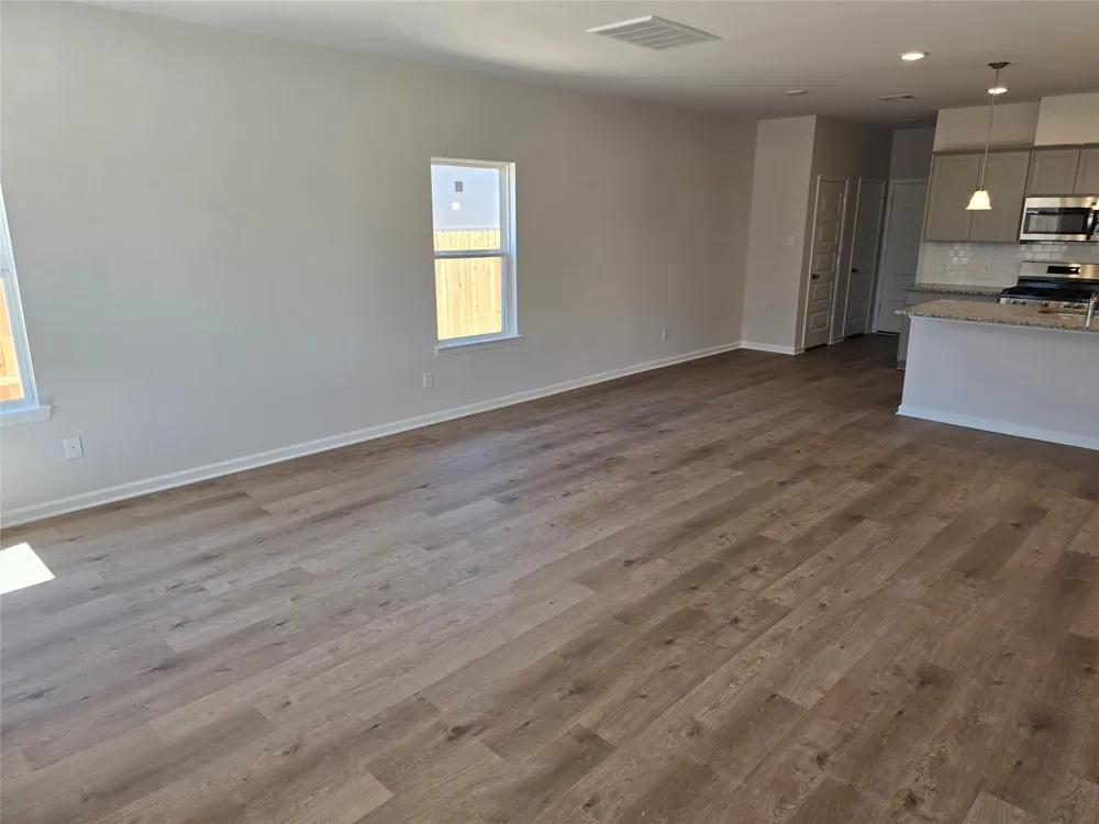 1920 Riverside Circle Dayton, TX 77535
