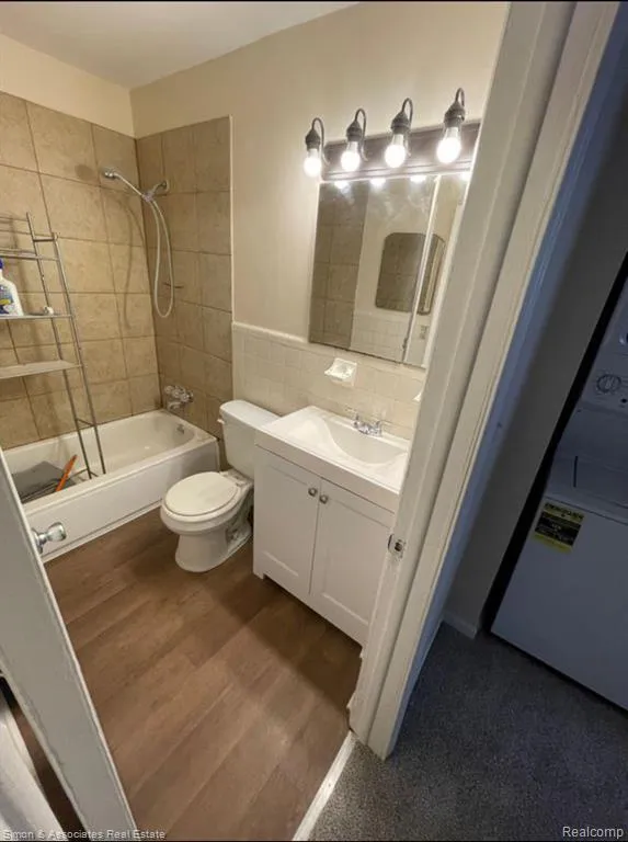 2396 Fisher Street Melvindale, MI 48122