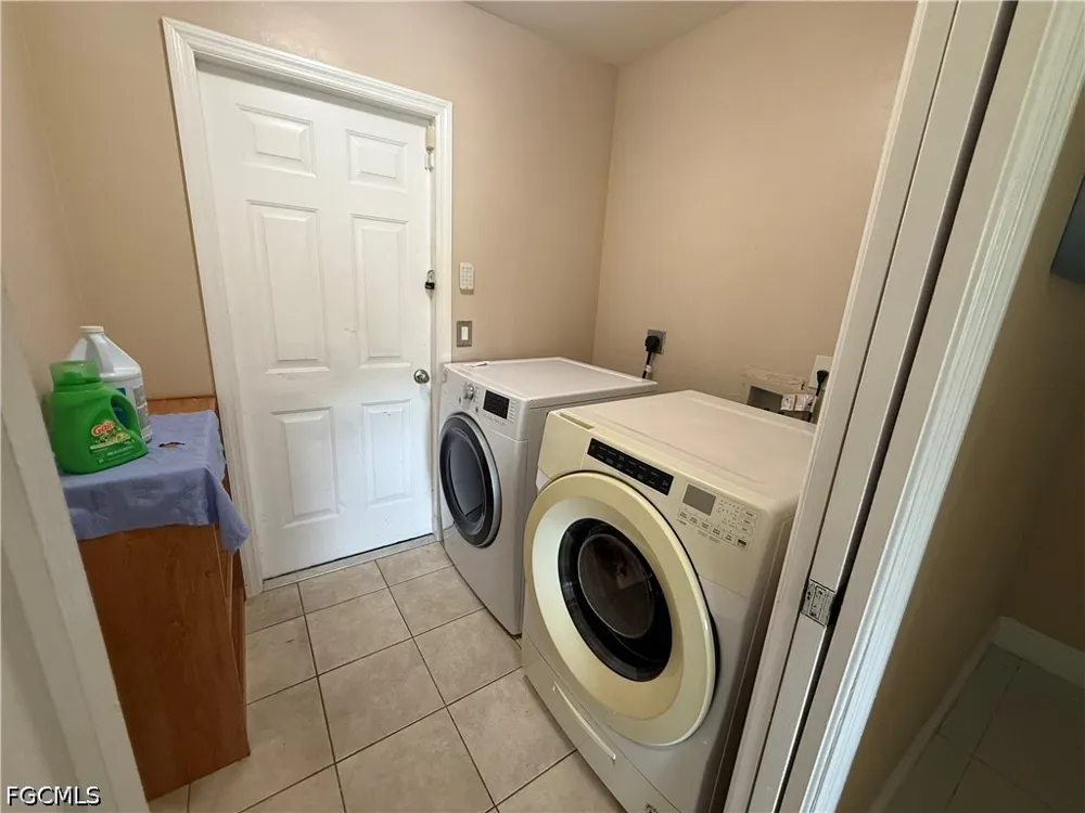 SE 21st Street Cape Coral, FL 33990
