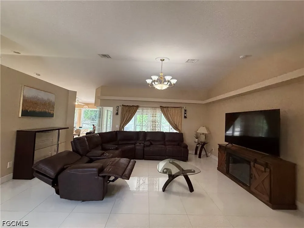 SE 21st Street Cape Coral, FL 33990