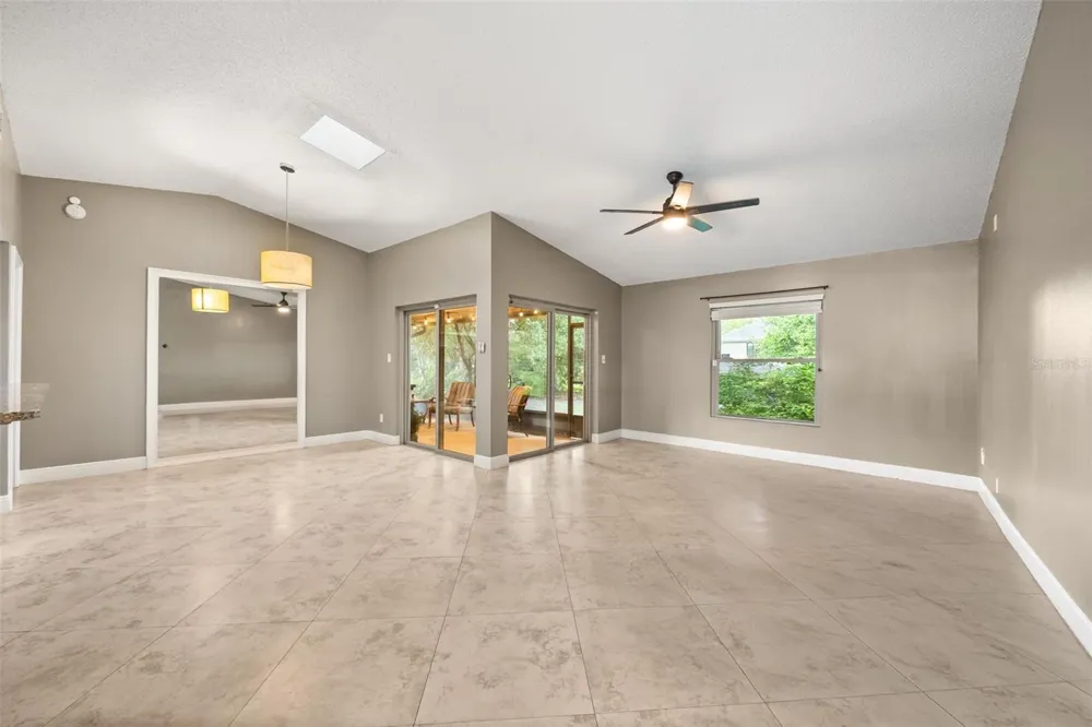 11813 SCOTTY DRIVE Orlando, FL 32821