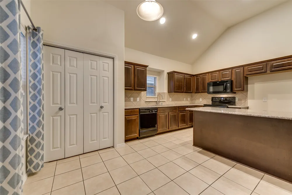 1208 Villa Paloma Boulevard Little Elm, TX 75068