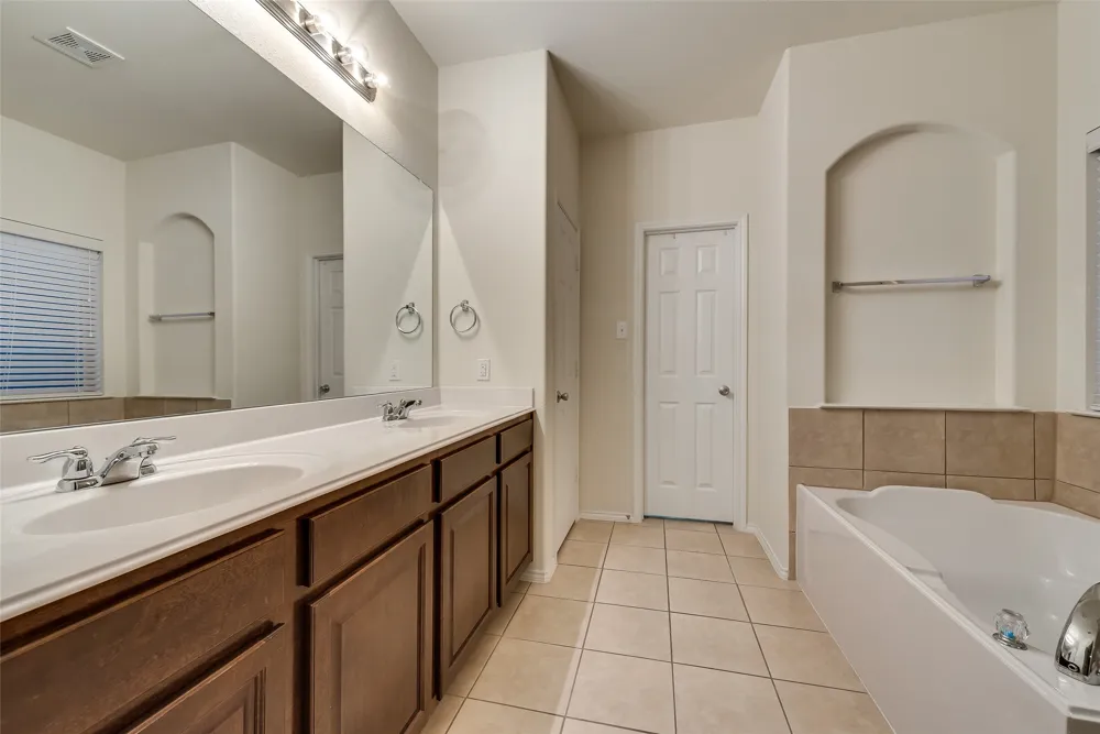 1208 Villa Paloma Boulevard Little Elm, TX 75068