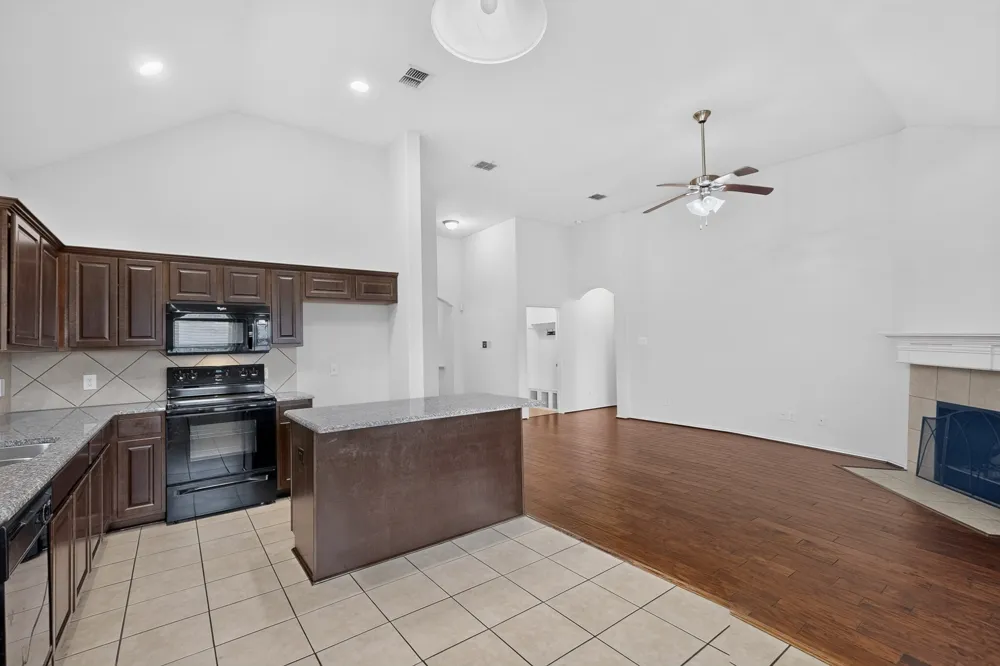 1208 Villa Paloma Boulevard Little Elm, TX 75068