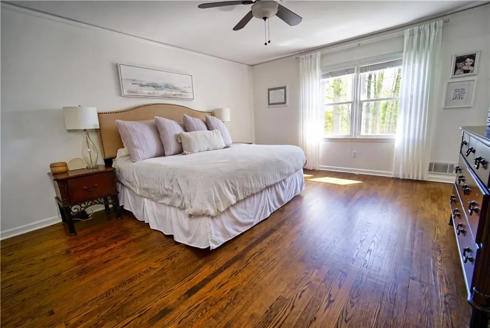 785 Spalding Drive Sandy Springs, GA 30328