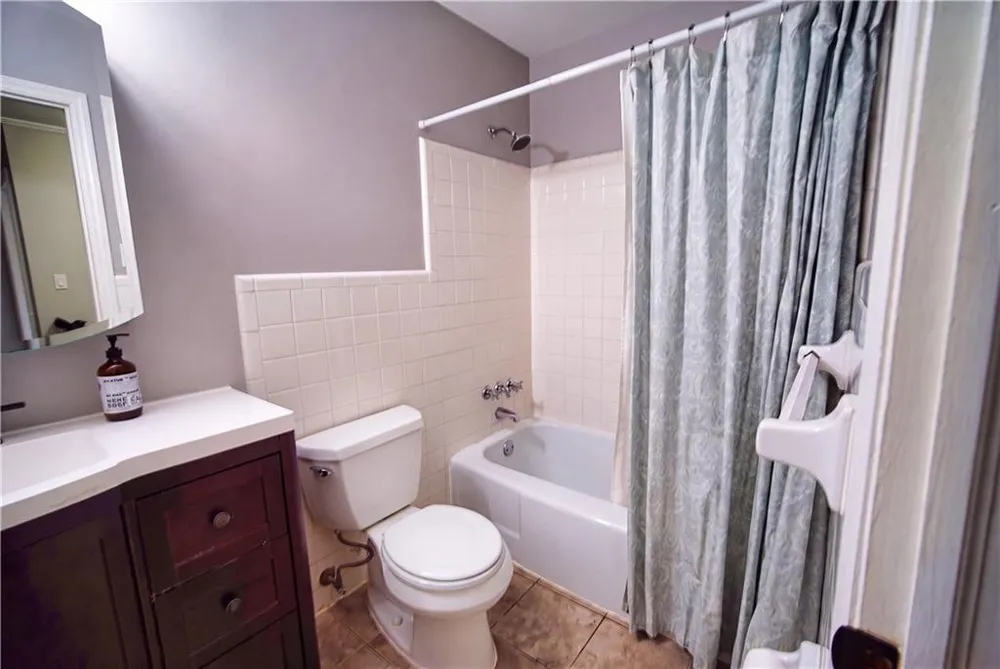 785 Spalding Drive Sandy Springs, GA 30328
