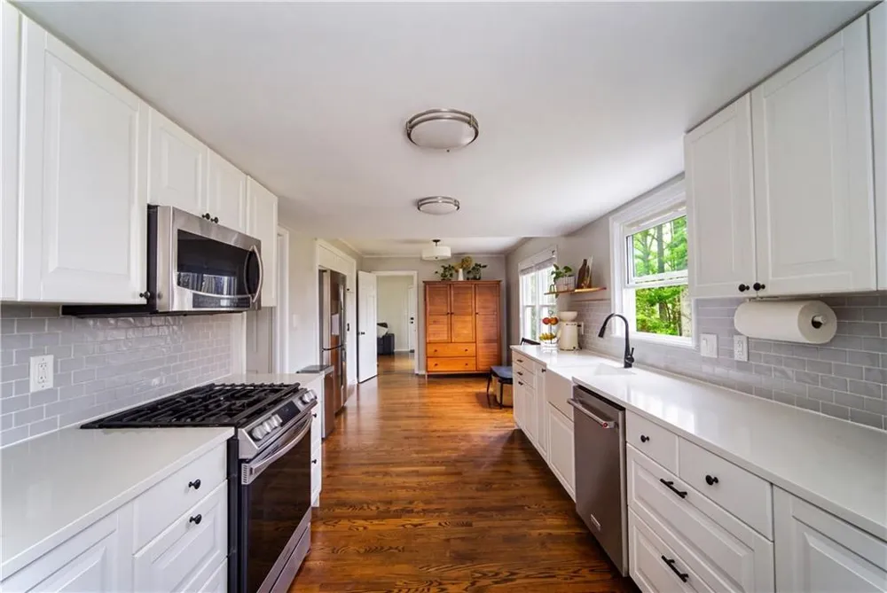 785 Spalding Drive Sandy Springs, GA 30328