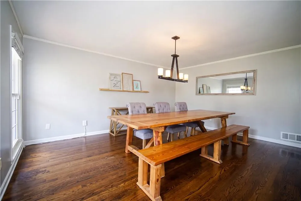 785 Spalding Drive Sandy Springs, GA 30328