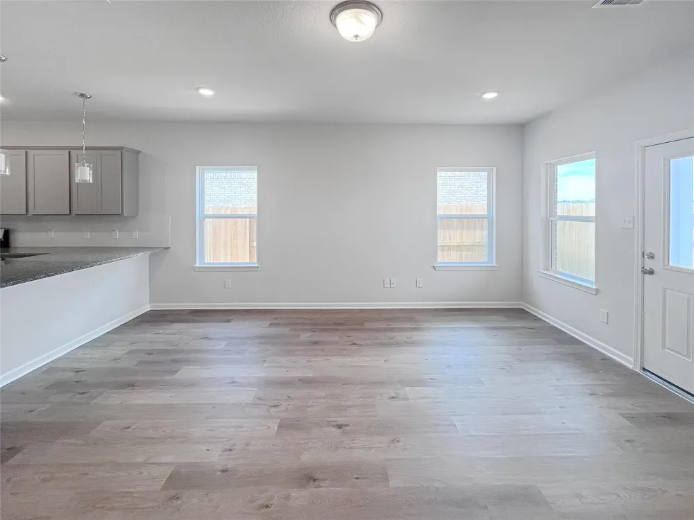 1982 S Riverside Circle Dayton, TX 77535