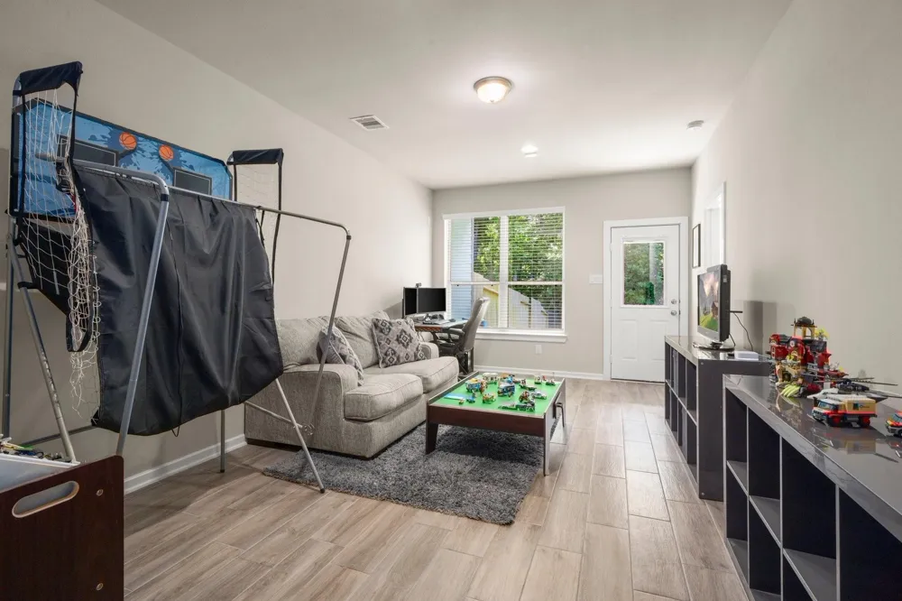 255 S Spotted Fern Drive Montgomery, TX 77316