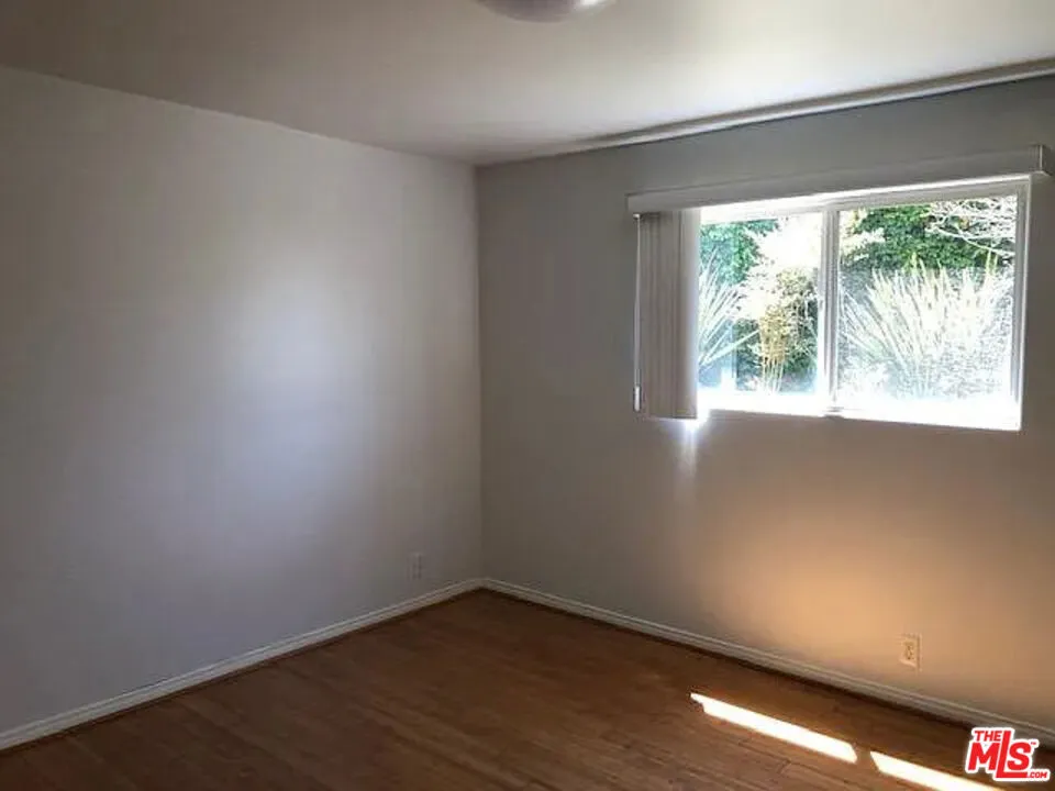 7805 Airport Boulevard Los Angeles, CA 90045