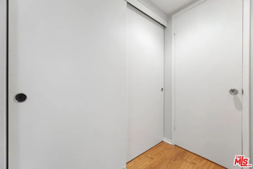 5325 Newcastle Avenue #338 Encino, CA 91316