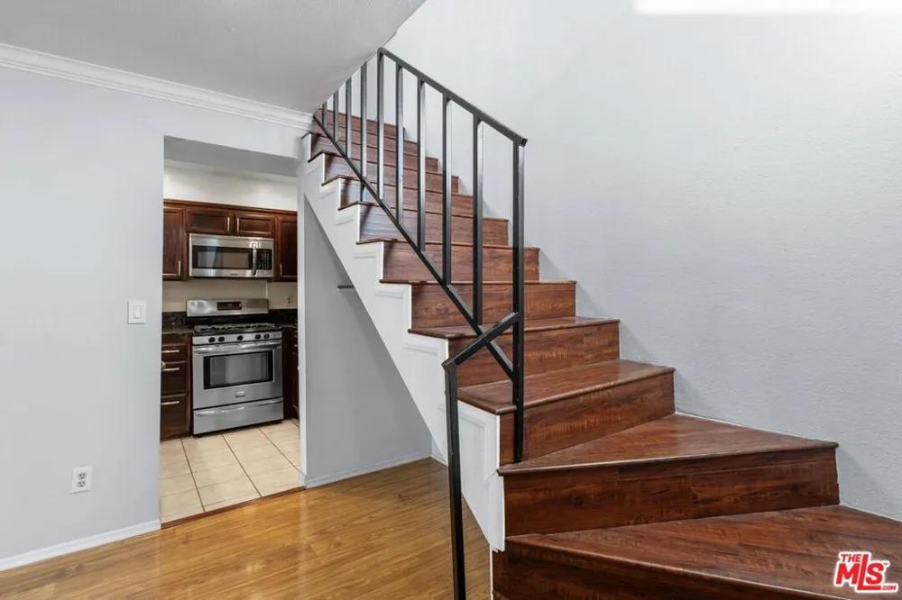 5325 Newcastle Avenue #338 Encino, CA 91316