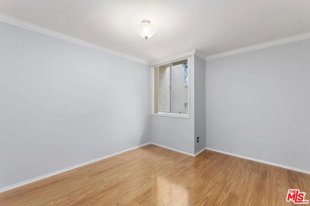 5325 Newcastle Avenue #338 Encino, CA 91316