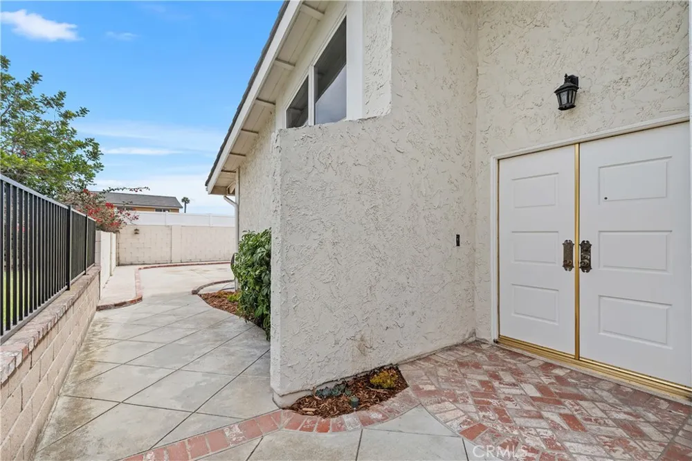 5171 Blackpool Road Westminster, CA 92683