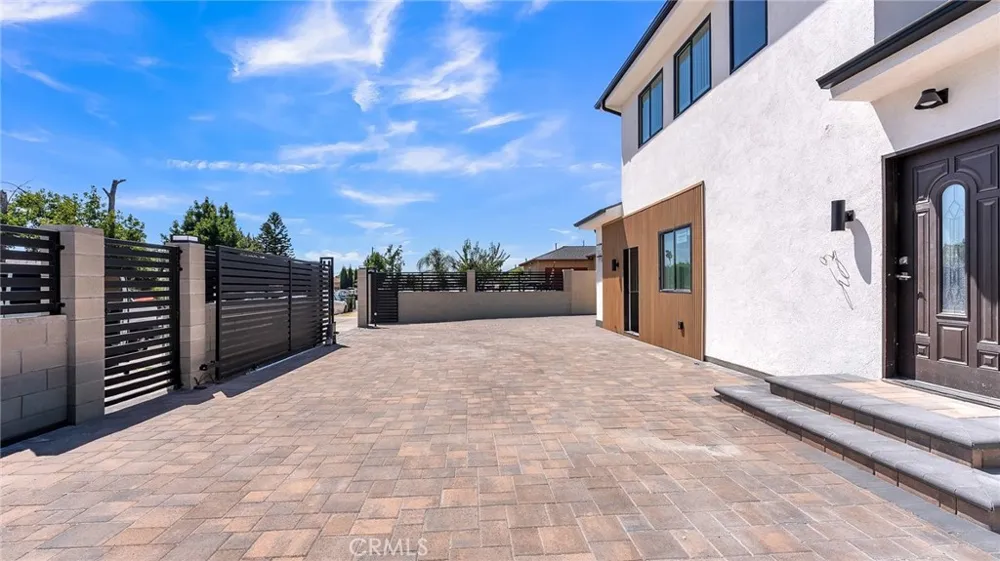 7733 Craner Sun Valley, CA 91352