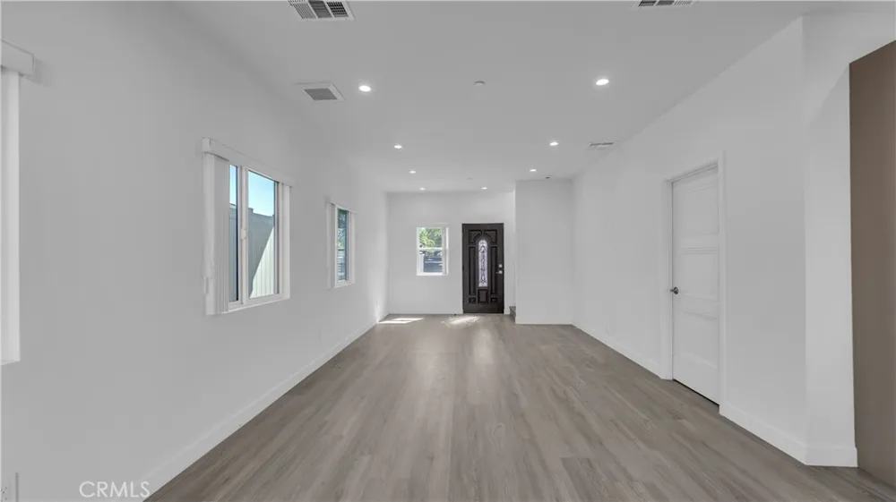 7733 Craner Sun Valley, CA 91352
