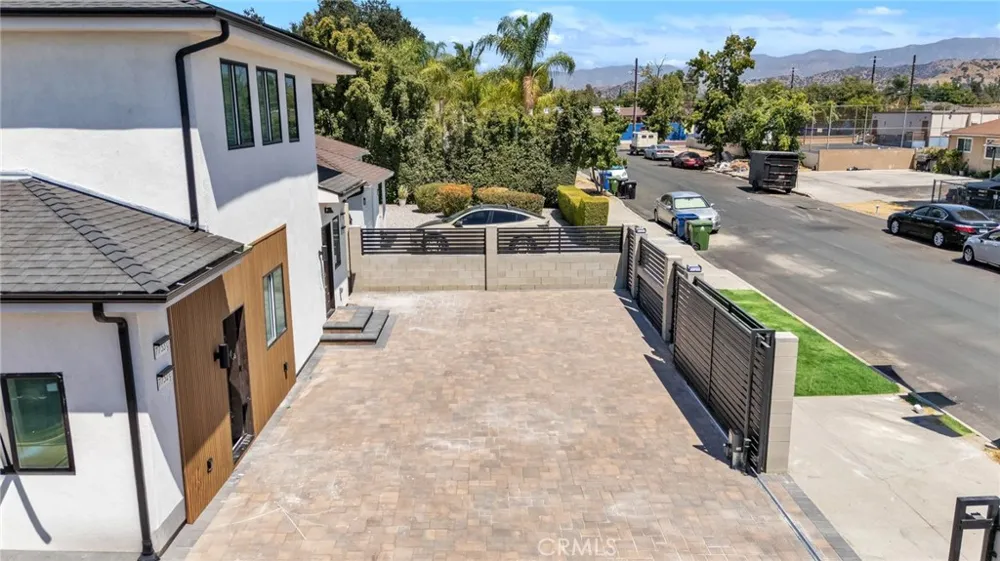 7733 Craner Sun Valley, CA 91352
