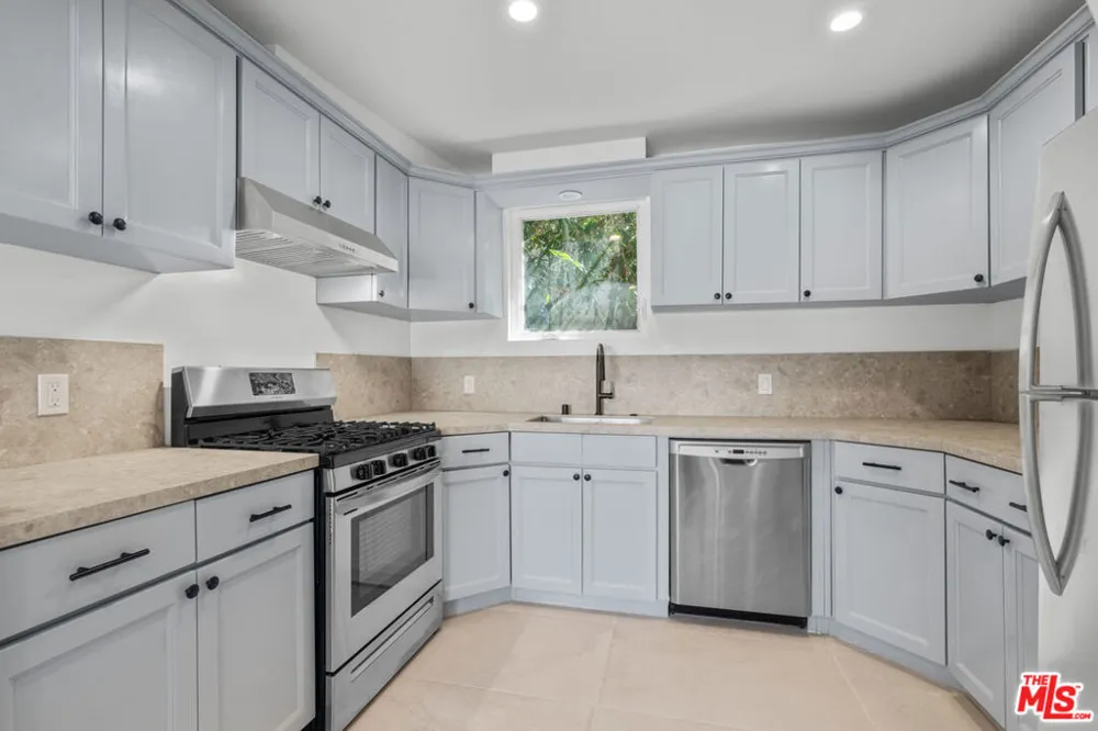 616 Sunset Avenue #D Venice, CA 90291