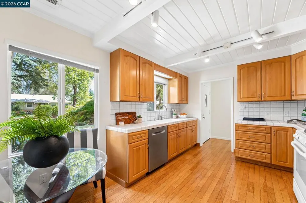 2749 W NEWELL AVENUE Lafayette, CA 94595