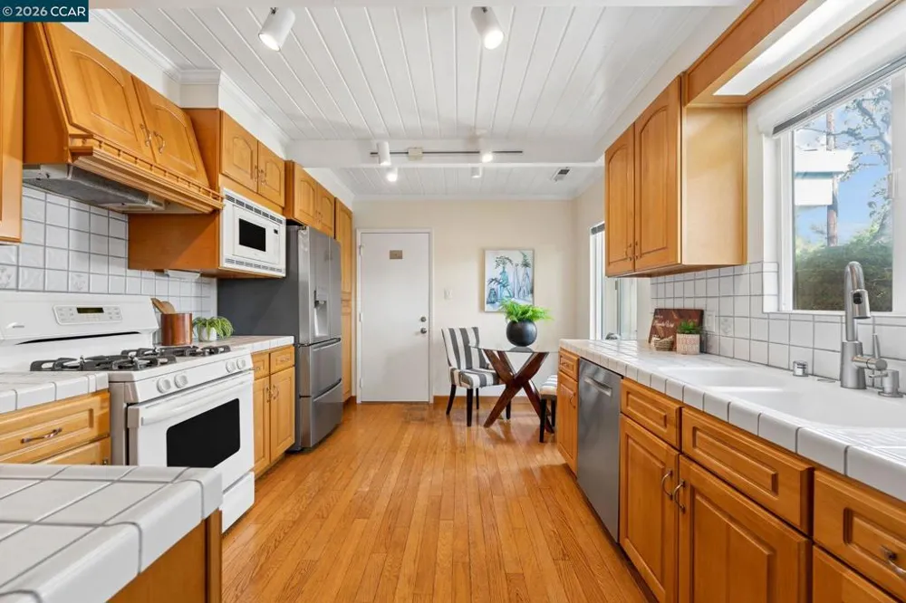 2749 W NEWELL AVENUE Lafayette, CA 94595