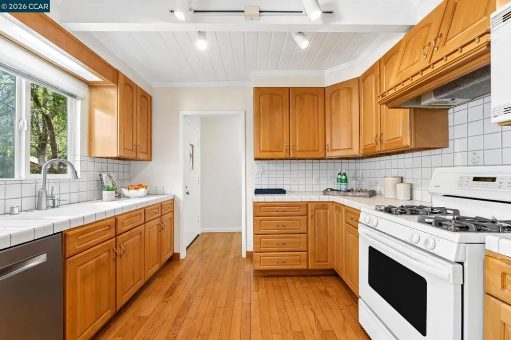 2749 W NEWELL AVENUE Lafayette, CA 94595