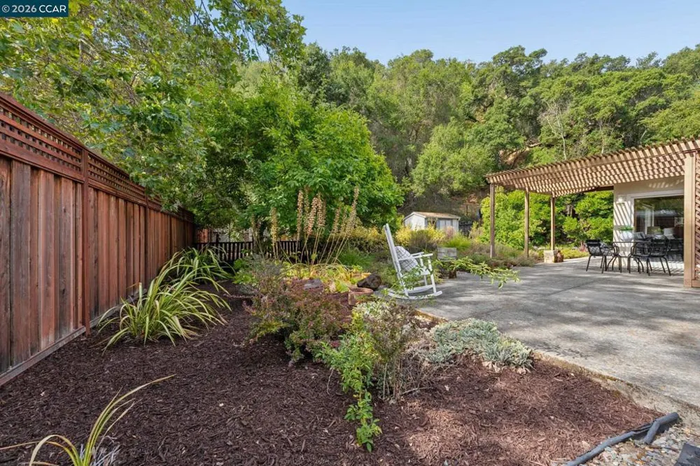 2749 W NEWELL AVENUE Lafayette, CA 94595