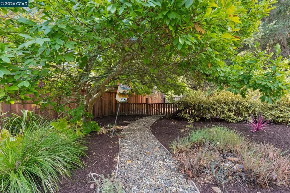 2749 W NEWELL AVENUE Lafayette, CA 94595