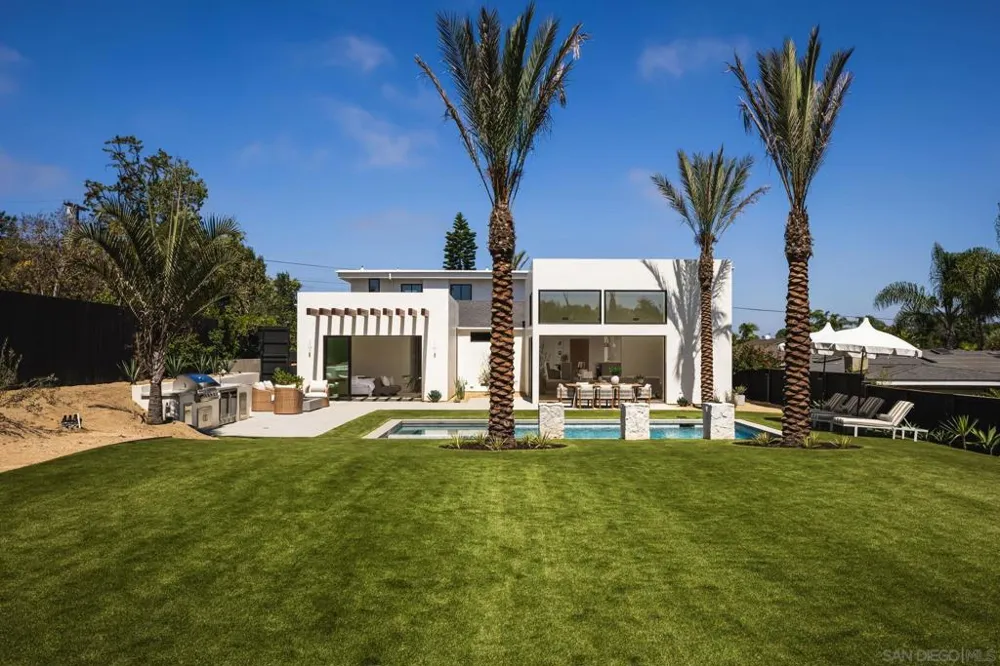 1571 Oak Avenue Carlsbad, CA 92008