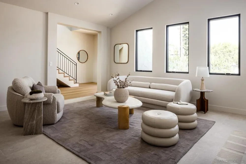 1571 Oak Avenue Carlsbad, CA 92008