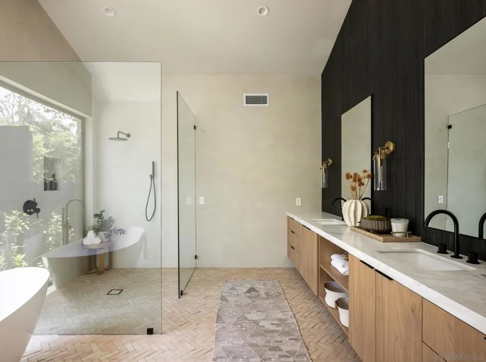 1571 Oak Avenue Carlsbad, CA 92008