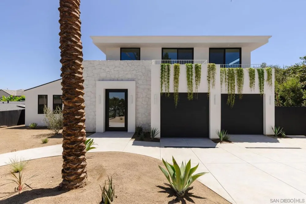 1571 Oak Avenue Carlsbad, CA 92008