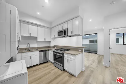5612 Lexington Avenue #203
