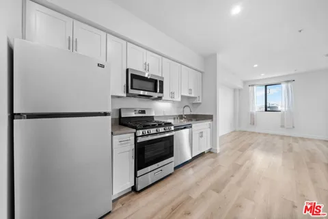 5612 Lexington Avenue #303