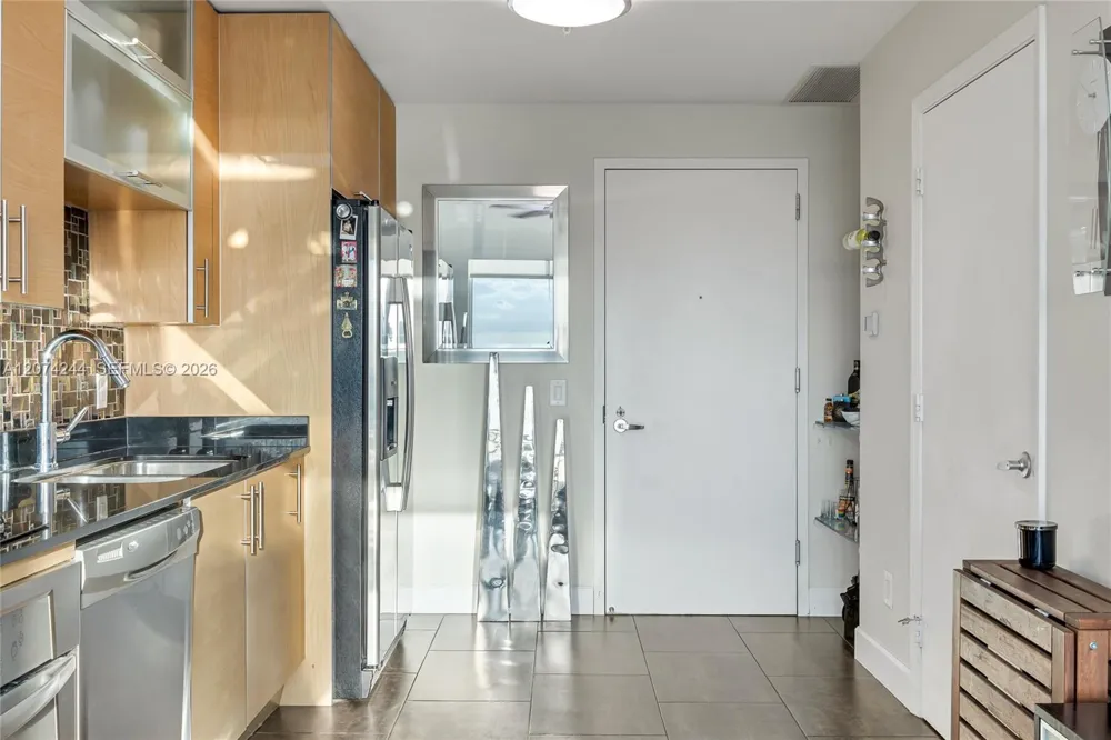 60 SW 13th St #3211 Miami, FL 33130