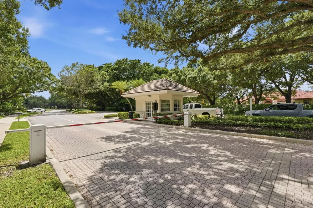 8288 MAN O WAR ROAD Palm Beach Gardens, FL 33418