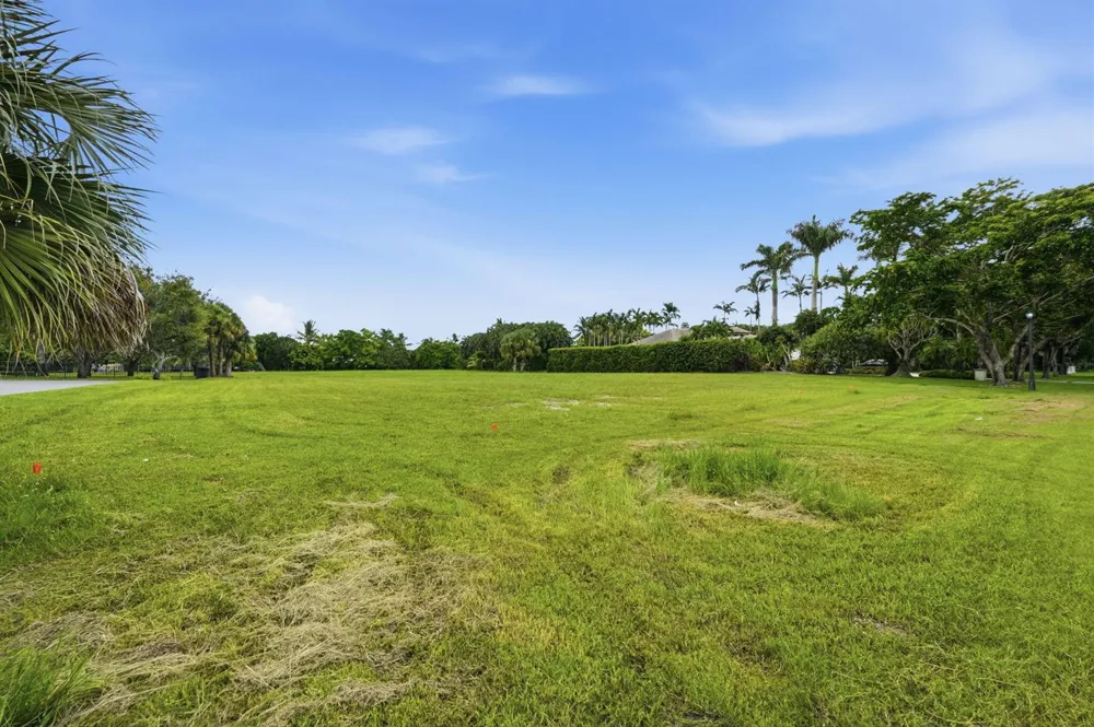8288 MAN O WAR ROAD Palm Beach Gardens, FL 33418
