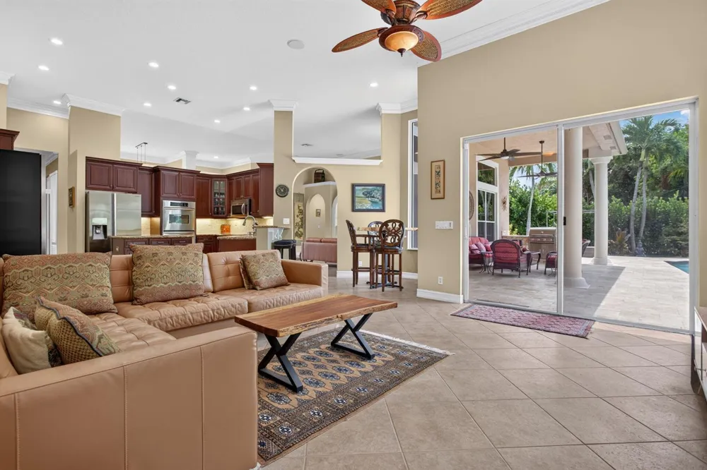 6161 NW 53RD CIRCLE Coral Springs, FL 33067