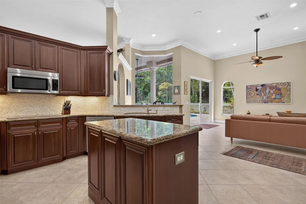 6161 NW 53RD CIRCLE Coral Springs, FL 33067