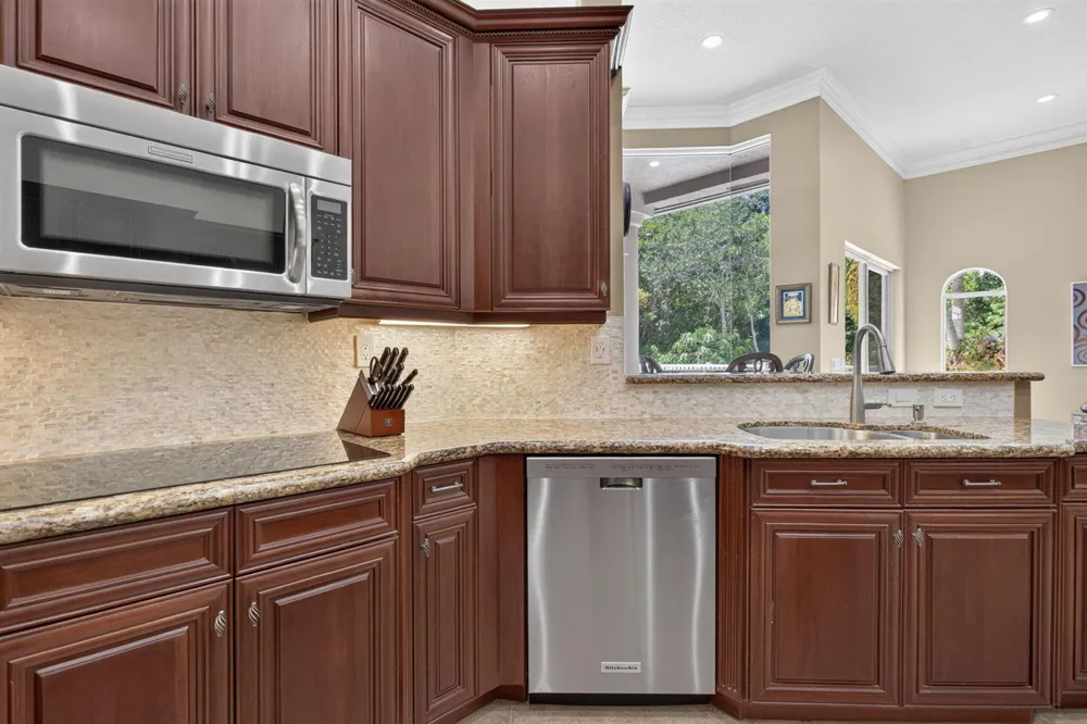 6161 NW 53RD CIRCLE Coral Springs, FL 33067