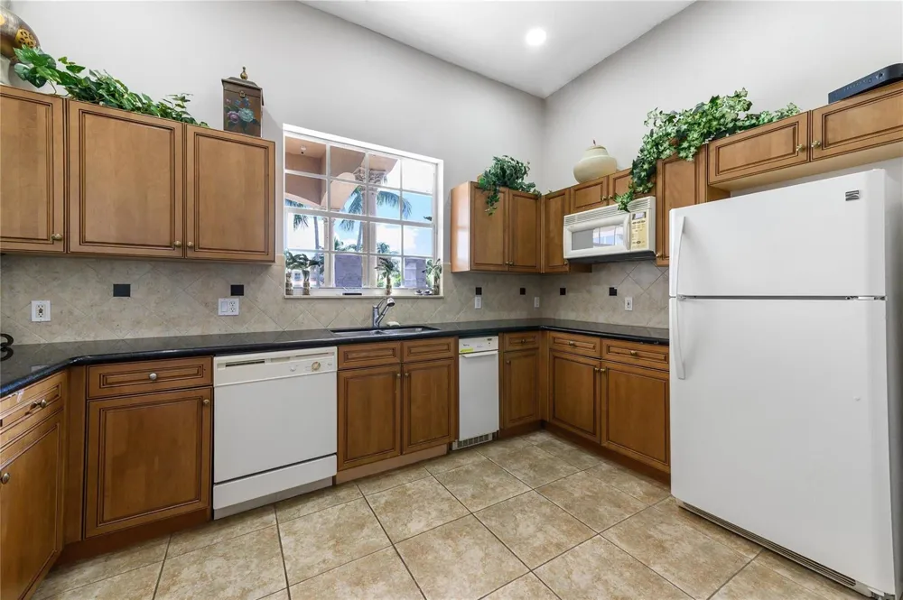 6161 NW 53RD CIRCLE Coral Springs, FL 33067