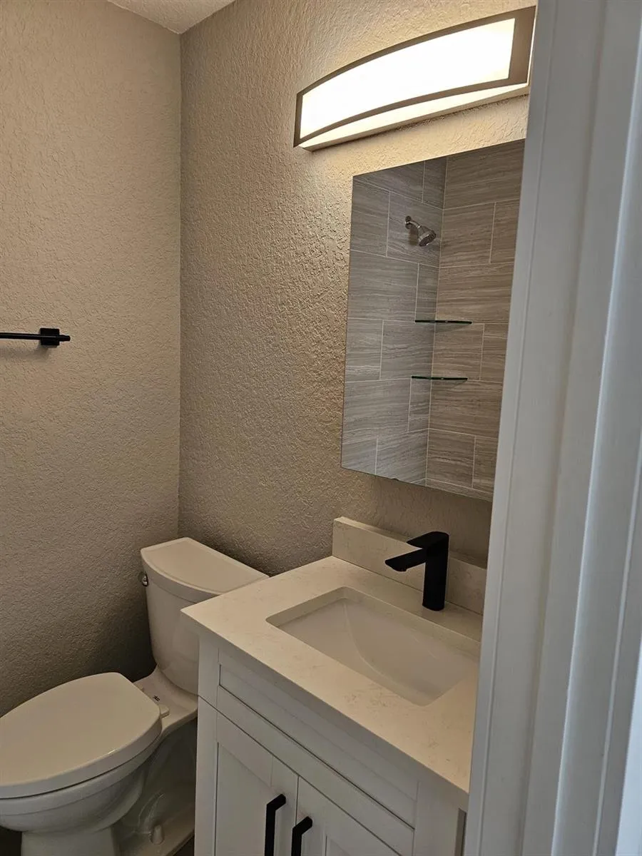 1102 E Jeffery Street Boca Raton, FL 33487