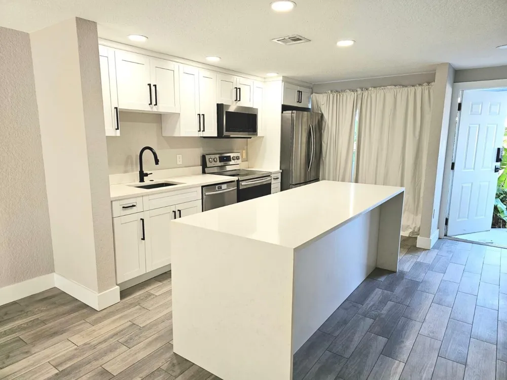1102 E Jeffery Street Boca Raton, FL 33487