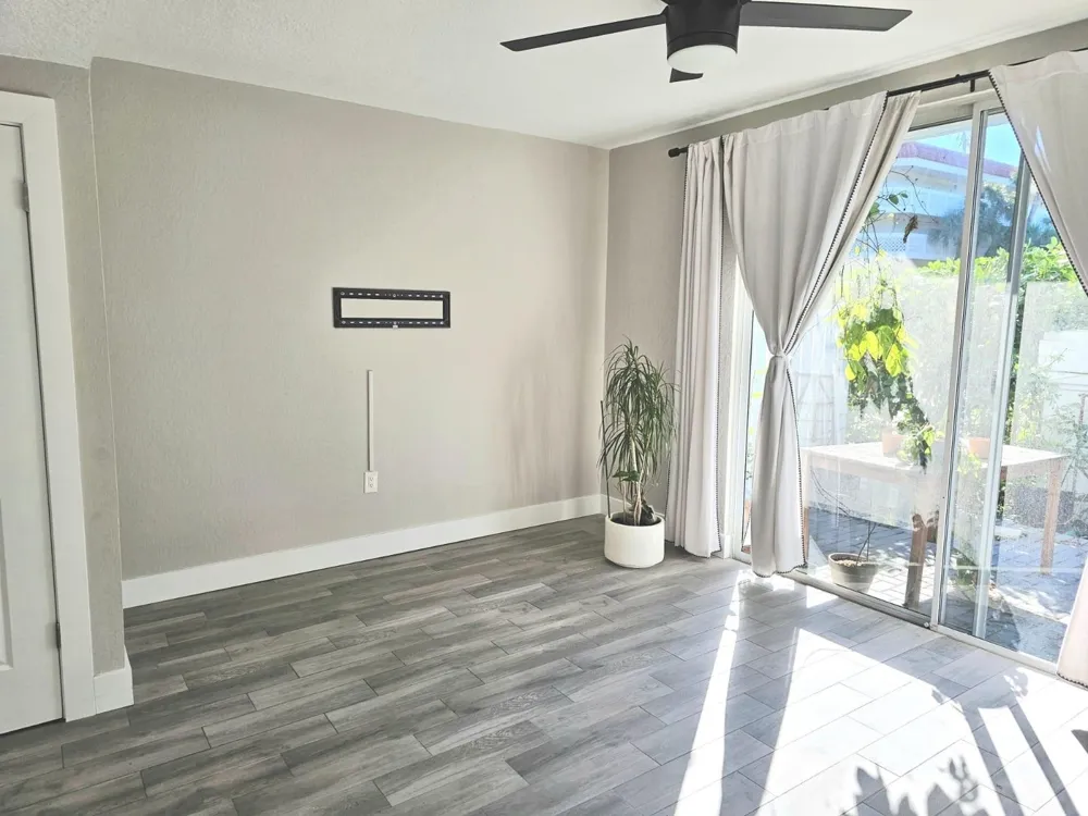 1102 E Jeffery Street Boca Raton, FL 33487