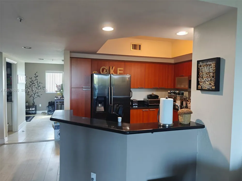 15051 Royal Oaks Ln #401 North Miami, FL 33181