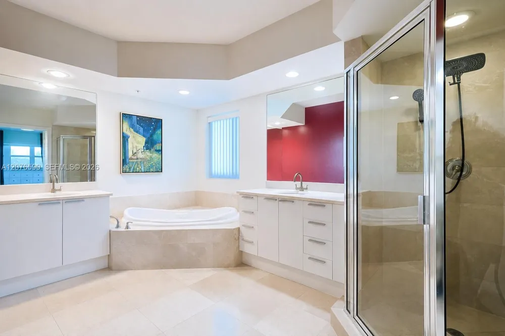 15051 Royal Oaks Ln #401 North Miami, FL 33181